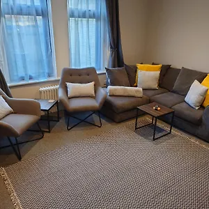  Apartment Newly Renovated 2-bed